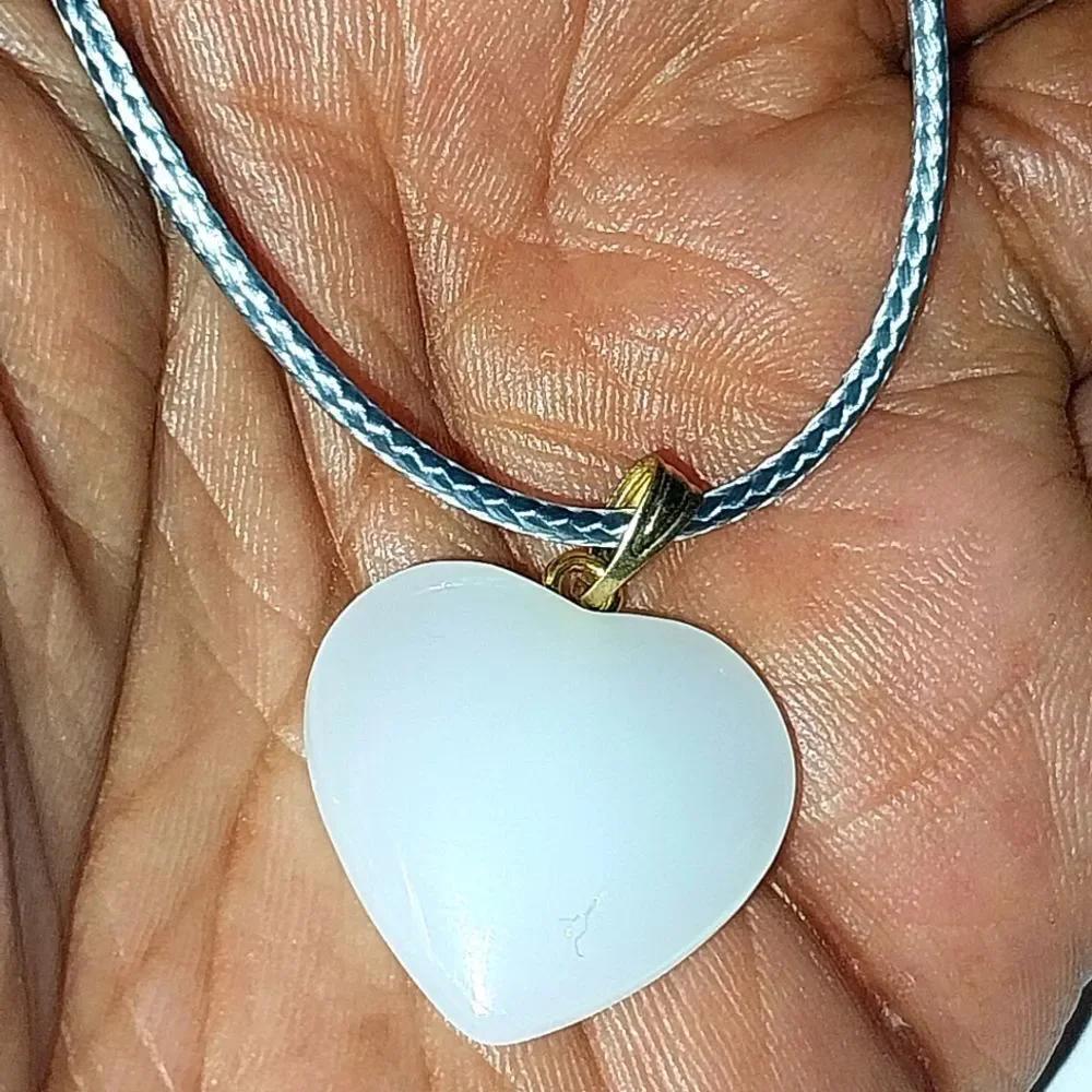 Vintage Beautiful Glass Heart Necklace For Adults And Kids